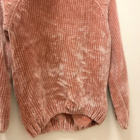 A thick fall pullover sweater (a shade of pink) - Picture 3 of 9